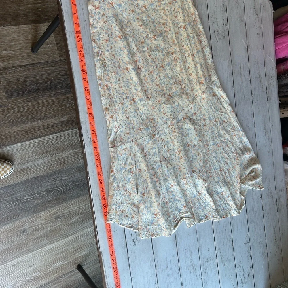 L*Space Medium 100% Viscose Midi length floral skirt - Picture 6 of 6